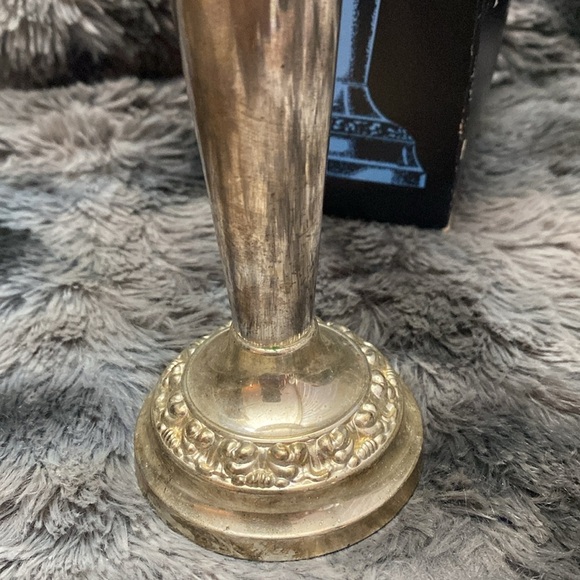 Ianthe Silver Vintage English silver-plated flower vase - Picture 3 of 16